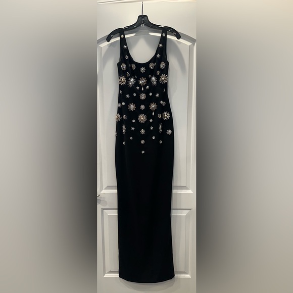 ZUHAIR MURAD: BROOCH EMBELLISHED SCOOP NECK GOWN - Picture 9 of 9